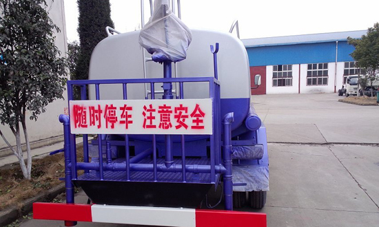 東風小卡5噸灑水車圖片