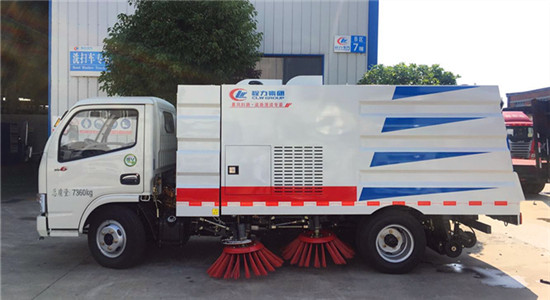 東風小多利卡掃路車︱5噸掃路車圖片