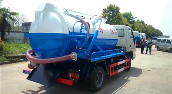 福田吸污車(chē)︱2噸吸污車(chē)圖片