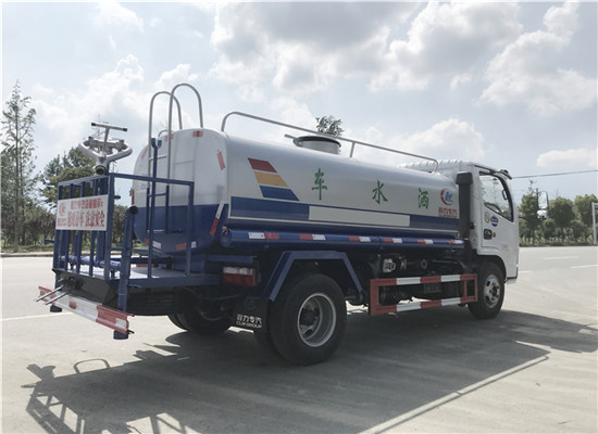 東風多利卡灑水車︱5噸灑水車圖片