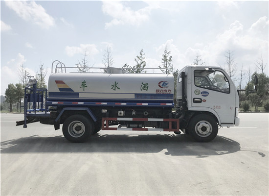 東風多利卡灑水車︱5噸灑水車圖片