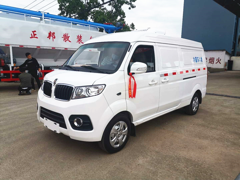 金杯X30面包冷藏車(廂長2米)