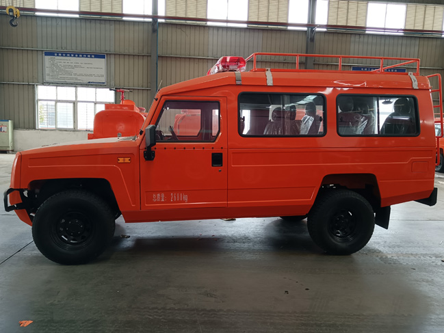 森林巡邏消防車_越野消防灑水車_江西山東_小型雙排座北汽四驅5人座消防供水車
