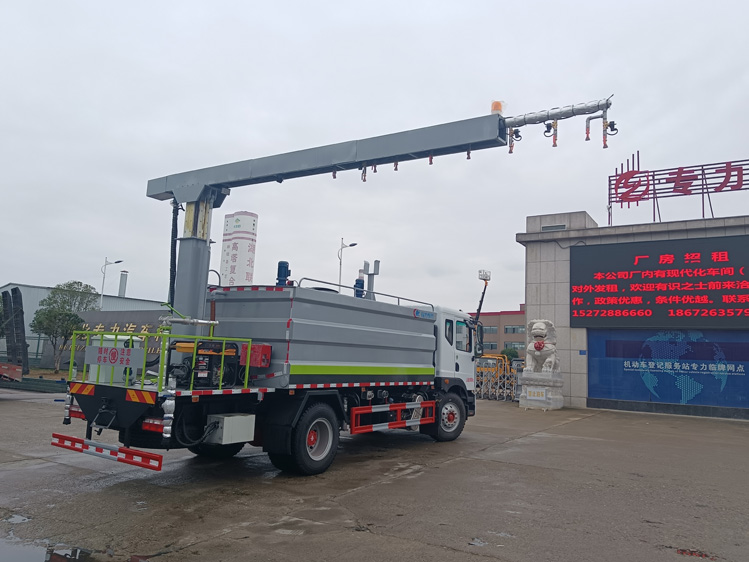 東風D9免稅的鐵路抑塵車--12噸降塵灑水車_陜西多功能固化劑噴灑車_煤礦貨場壓制降塵