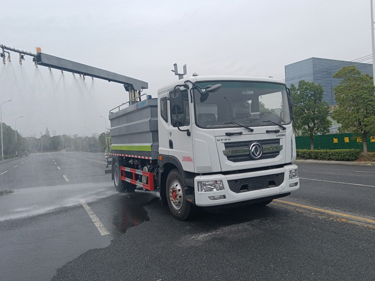 東風D9旋轉伸縮臂鐵路抑塵車-程力12方煤炭運輸降塵_榆林12方抑塵灑水車_霧化感應噴淋車_煤炭降塵車