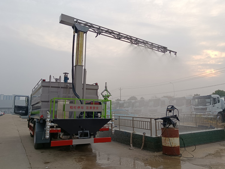 東風D9旋轉伸縮臂鐵路抑塵車-程力12方煤炭運輸降塵_榆林12方抑塵灑水車_霧化感應噴淋車_煤炭降塵車