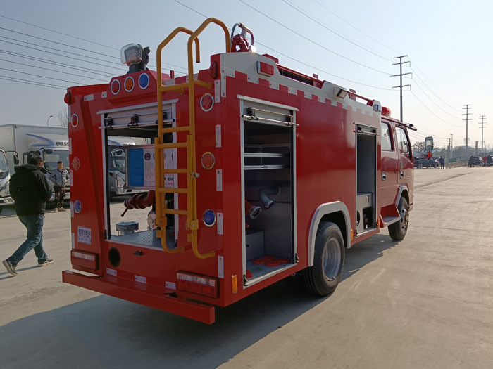 5噸消防灑水車價格_糧庫重點防火單位消防車_1.5-3.5噸水罐消防車現車價格