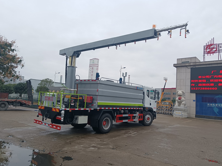 東風D9噴霧封層鐵路抑塵車-15方煤廠抑塵運輸車_榆林12方抑塵灑水車_霧化感應噴淋車_煤炭降塵車