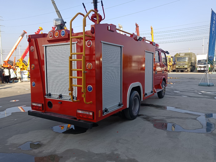 5噸消防灑水車價格_村鎮鄉鎮森林消防車_1.5-3.5噸水罐消防車現車價格