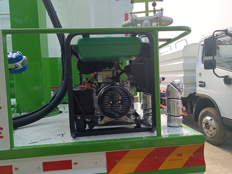 東風(fēng)D9自動(dòng)噴淋鐵路抑塵車-12噸自動(dòng)感應(yīng)噴灑_大同煤場(chǎng)抑塵灑水車_運(yùn)煤抑塵劑固化劑噴灑