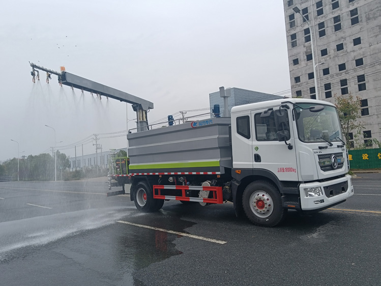 東風D9免稅的鐵路抑塵車--12噸降塵灑水車_陜西多功能固化劑噴灑車_煤礦貨場壓制降塵
